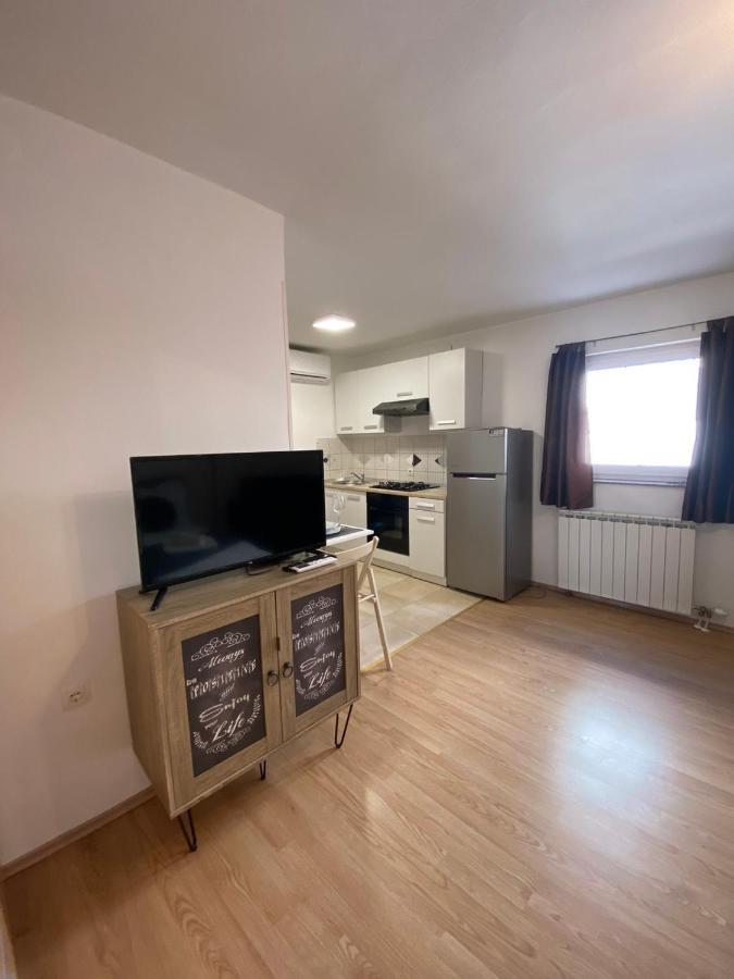 Apartman Hana U Blizini Automotodroma Grobnik I Kostrenski Plaza Kostrena Ngoại thất bức ảnh
