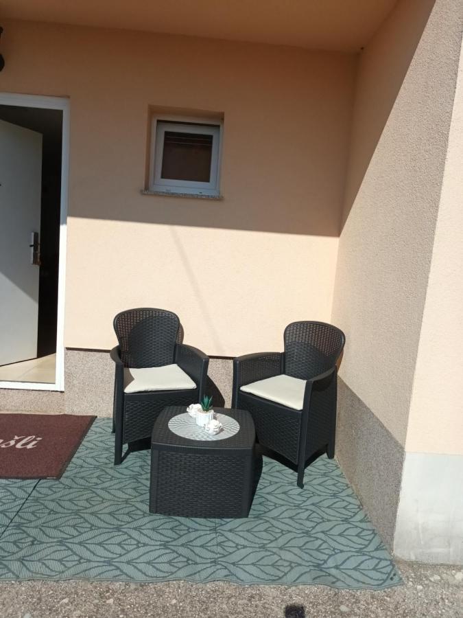 Apartman Hana U Blizini Automotodroma Grobnik I Kostrenski Plaza Kostrena Ngoại thất bức ảnh